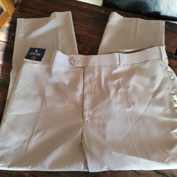 NWT STAFFORD Classic Fit Travel Trouser 44×30 - Picture 1 of 4